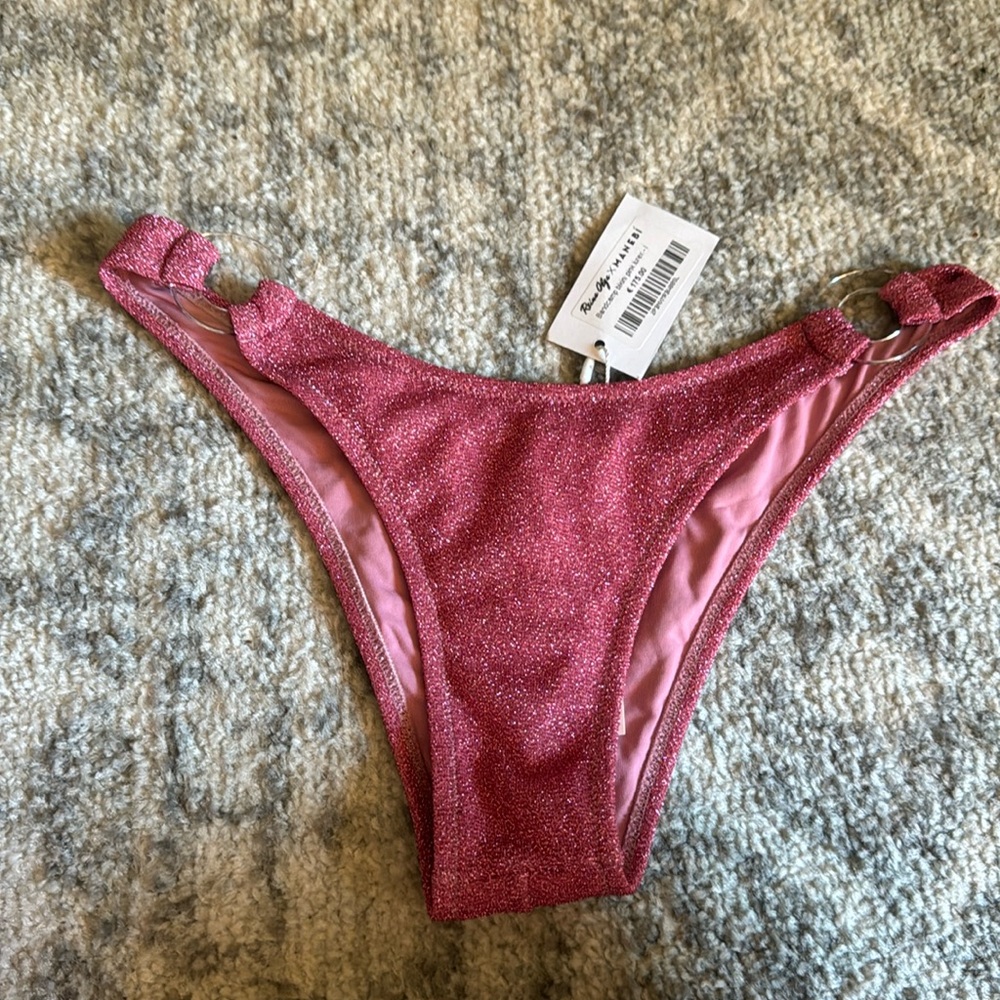 Reina Olga  X Manebi Bandcamp Bikini Bottom